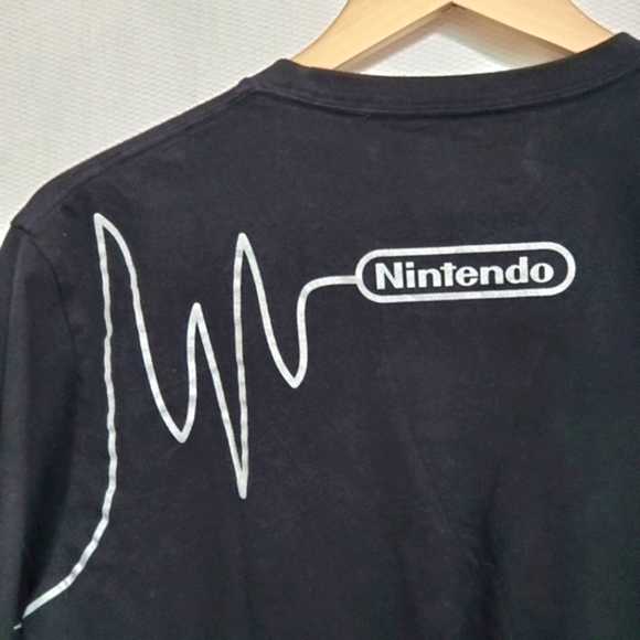 Uniglo x UTGP Nintendo Pikachu Pokémon Tee Grailed HTF - Picture 4 of 9